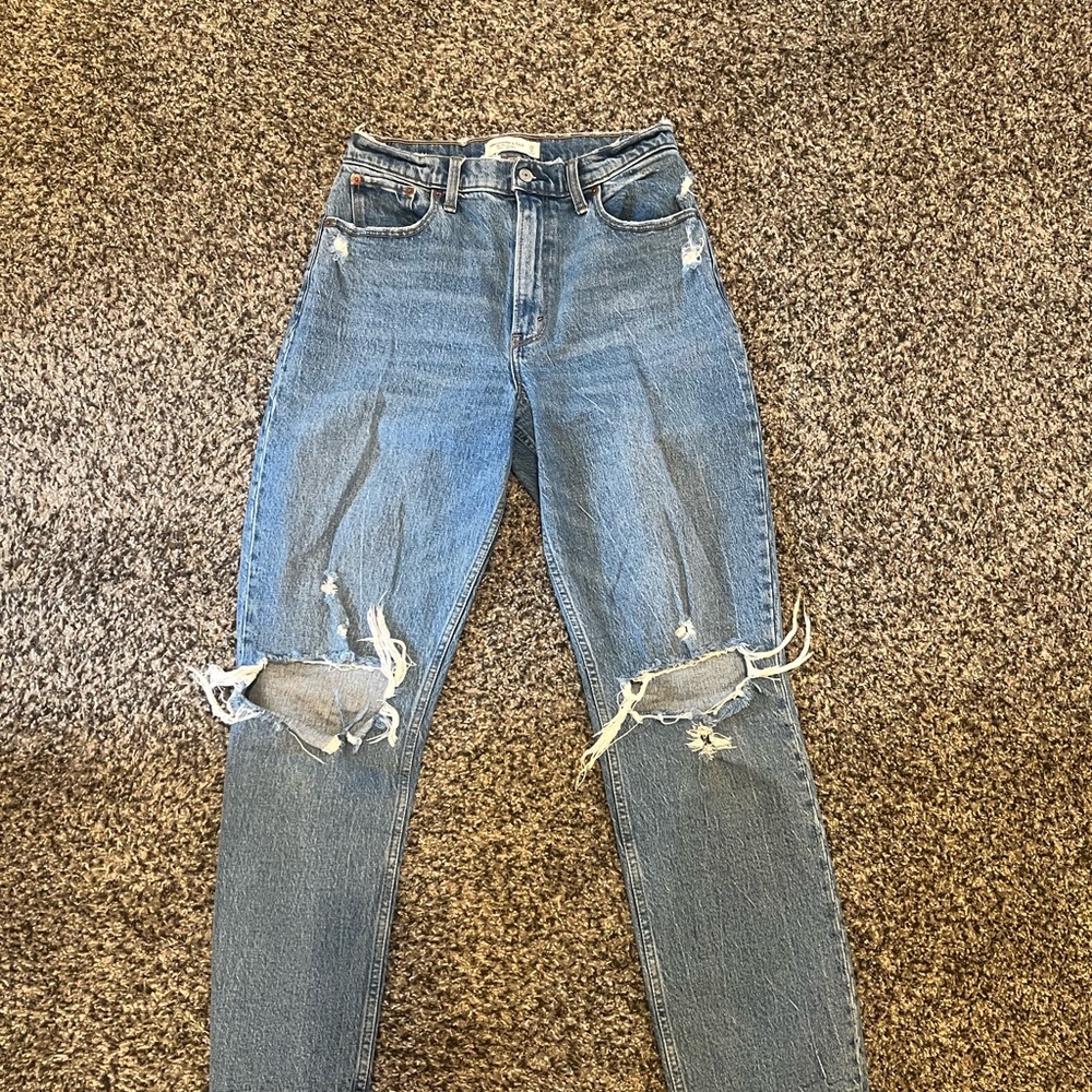 Abercrombie 90s straight ultra high rise 28